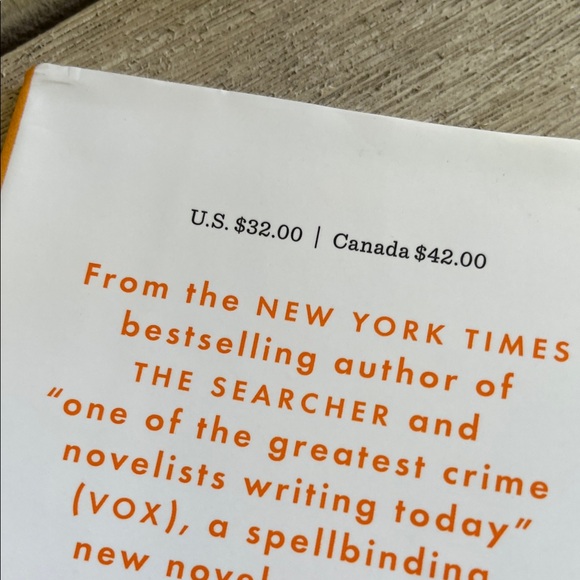 Tana French Hardcover Book Set - The Searcher & The Hunter - Picture 11 of 13